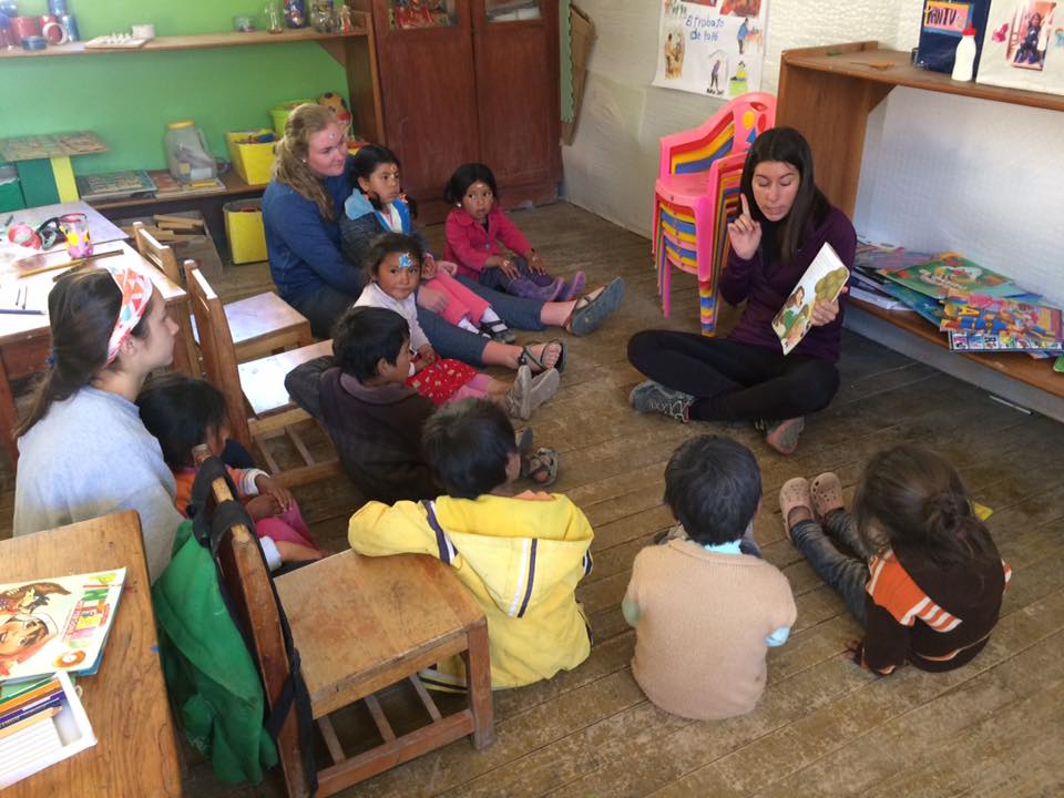 Volunteer teaching in Peru